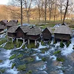 Vikendica Zute Dunje Jajce