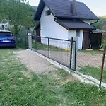 Vakantiehuis Vikendica Zute Dunje *