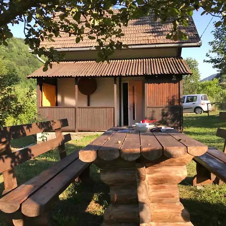 Vikendica Zute Dunje Holiday home Jajce