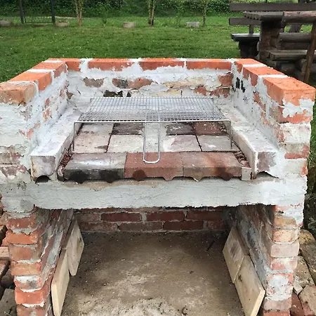 Vikendica Zute Dunje 別荘 ヤイツェ