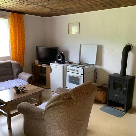 Ferienhaus Vikendica Zute Dunje