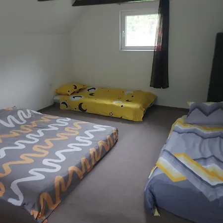 別荘 Vikendica Zute Dunje ヤイツェ